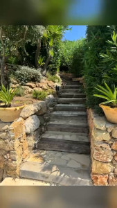 Escalier en pierre naturelle