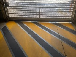 Azur Bati 83 : Travaux de signalisation et peinture routière